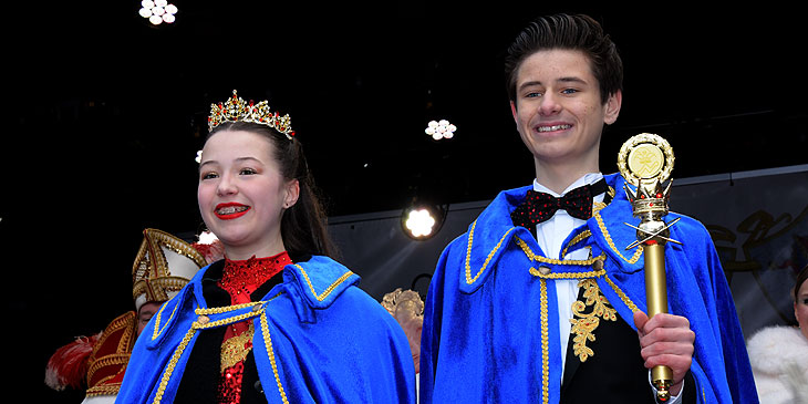 Prinz Johan I. der magische Stimmungsbringer und Prinzessin Hannah I. - das bezaubernde Showgirl , das Kinder- und Jugendprinzenpaar der Narrhalla 2025 (&copy;Foto: Ingrid Grossmann)